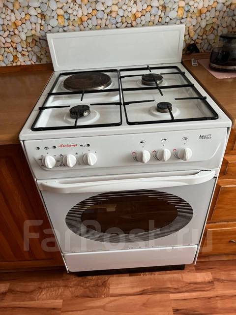 Продам газовую плиту Мастерица - Кухонные печи и вытяжки во Владивостоке