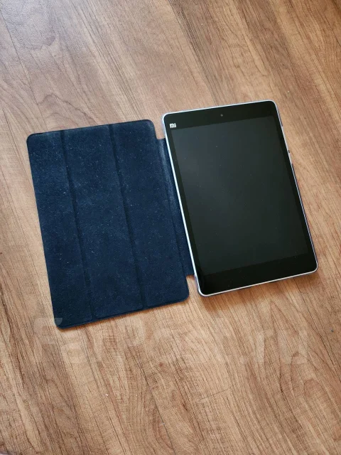 Xiaomi MiPad. 7.9 ������, ������ 16 �� ����