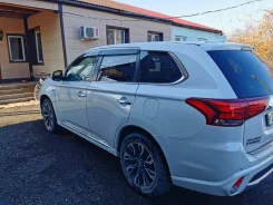 Mitsubishi Outlander. 4wd, 2.0, ������, 49 000����. �� ����