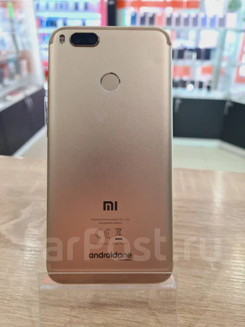 Xiaomi Mi A1. �/�, 32 ��, �������, 4G LTE, Dual-SIM, NFC ����
