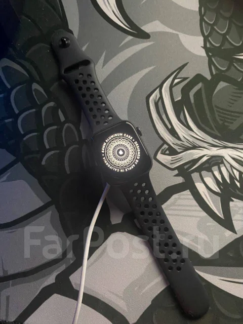 Apple Watch Series 4 Nike+ ����