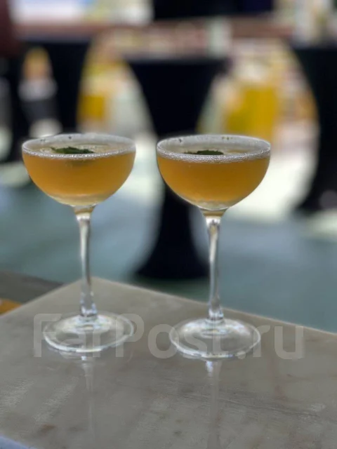 Выездной бар на свадьбу, вечеринку, день рождения. Пирамида из бокалов ...