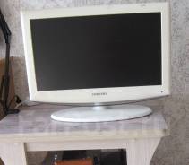 Samsung. LCD (��) ����