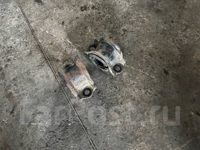 Хомут переднего стабилизатора Toyota Camry SV30 купить во Владивостоке ...