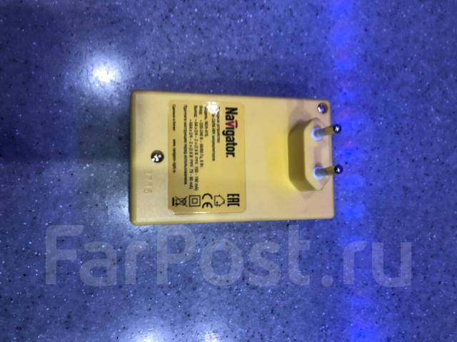 Зарядное устройство для аккумуляторных батареек - Аксессуары в Уссурийске