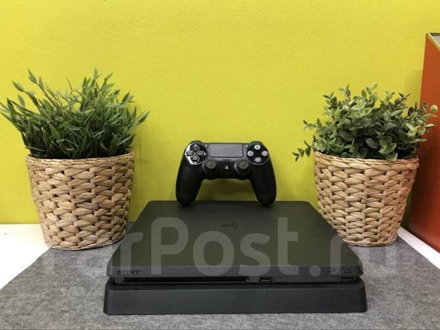 PS4 slim - Игровые приставки и консоли во Владивостоке
