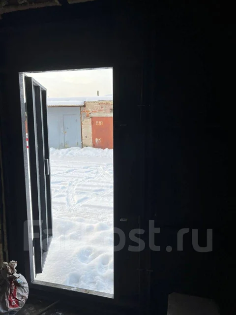 Продам гараж с погребом, индустриальный, улица панфиловцев 44а, есть ...