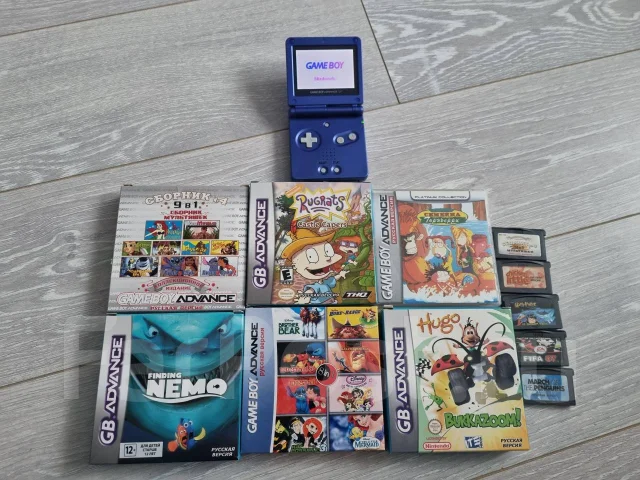 Nintendo Game Boy Advance SP ����