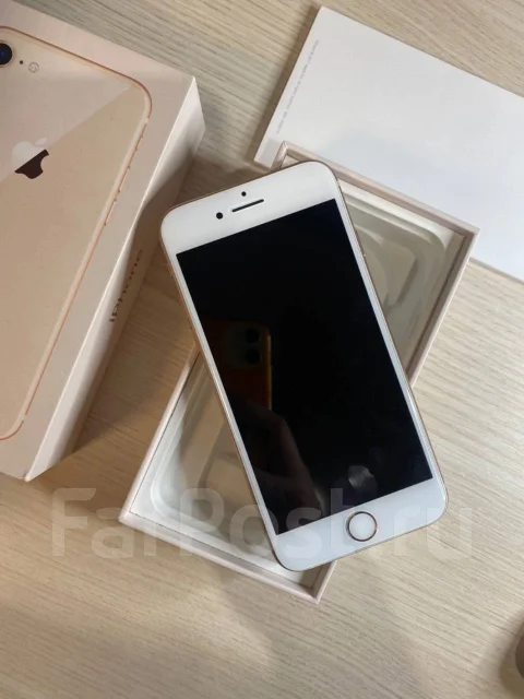 Apple iPhone 8. �/�, 64 ��, �������, 4G LTE, ����������, NFC ����