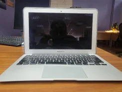 Apple MacBook Air 11. 11", 1,6����, ��� 2048 ��, ���� 60���, WiFi, Bluetooth ����