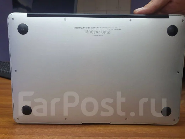 Apple MacBook Air 11. 11", 1,6����, ��� 2048 ��, ���� 60���, WiFi: 1, Bluetooth: 1 ����