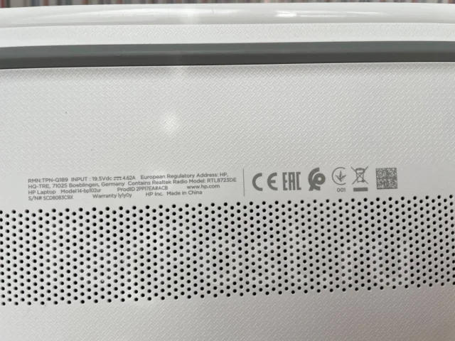 HP 14-bp102ur. 14", 3,4����, ��� 6 ��, ���� 1 128��� ����