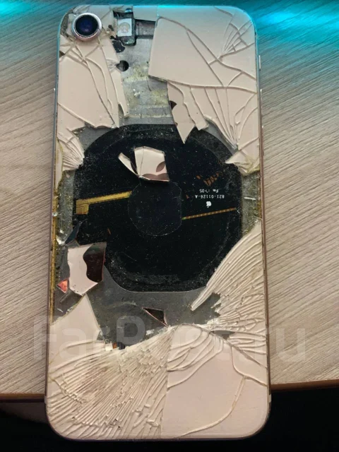 Apple iPhone 8. �/�, �������, 4G LTE ����