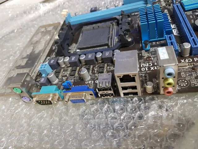 Socket AM3 ����