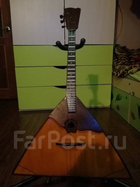 Мастерская балалайка прима, б/у, в наличии. Цена: 9 000₽ во Владивостоке