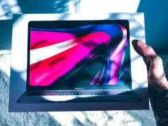 Apple MacBook Pro 13 2020 Late. 13.3", ��� 16 ��, ���� 256���, WiFi: 1, Bluetooth: 1, ����������� �� 10��. ����