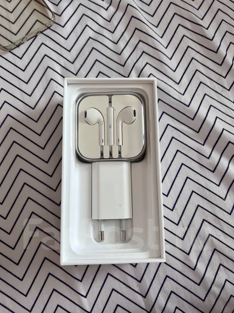 Apple iPhone SE 2020. �/�, ������ ����