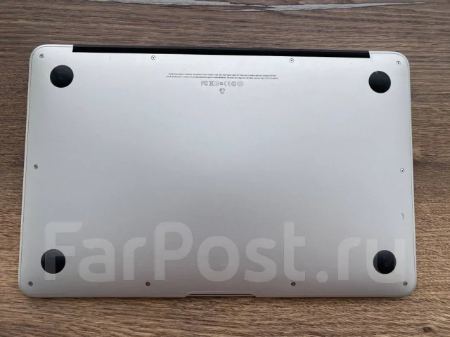 Apple MacBook Air 11. 11", 1,7����, ��� 4 ��, ���� 64���, WiFi: 1, Bluetooth: 1 ����