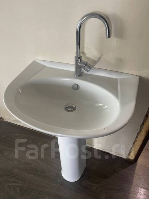 Раковина со смесителем Grohe - Сантехника и водоснабжение во Владивостоке