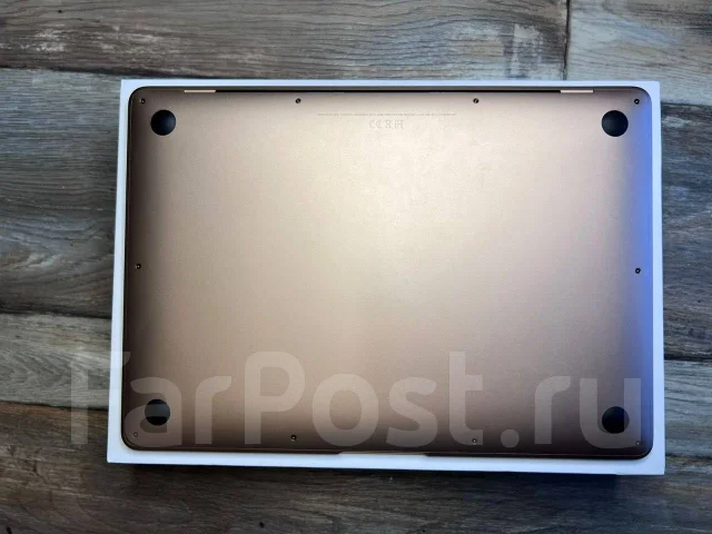 Apple MacBook Air 13 2019. 13.3", 1,6����, ��� 8 ��, ���� 128���, ����������� �� 16��. ����