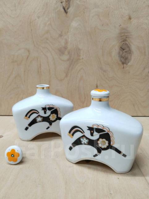 Штоф "Конь" Хайтинский тонкостенный фарфор - Антиквариат во Владивостоке