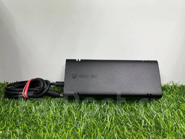 Microsoft Xbox 360 E ����