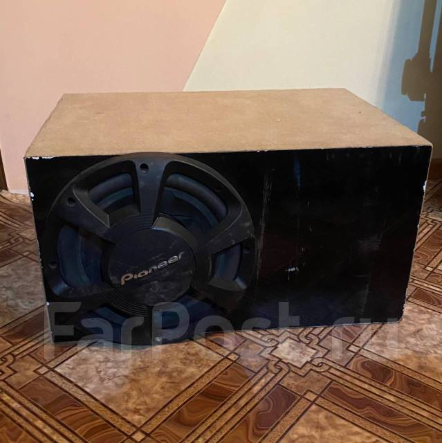 Продам Сабвуфер с усилителем Pioneer - Динамики и сабвуферы во Владивостоке
