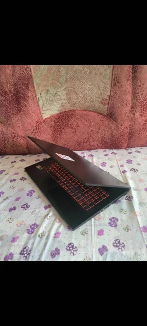 MSI GF75 Thin 10SCXR. 17.3", 144����, ��� 8 ��, ���� 256���, WiFi: 1, Bluetooth: 1, ����������� �� 8��. ����