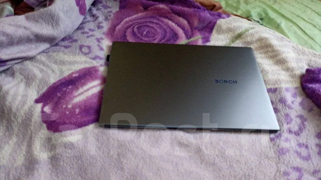 Honor MagicBook 14. 14", 2,1����, ��� 8 ��, ���� 512���, WiFi: 1, Bluetooth: 1, ����������� �� 8��. ����