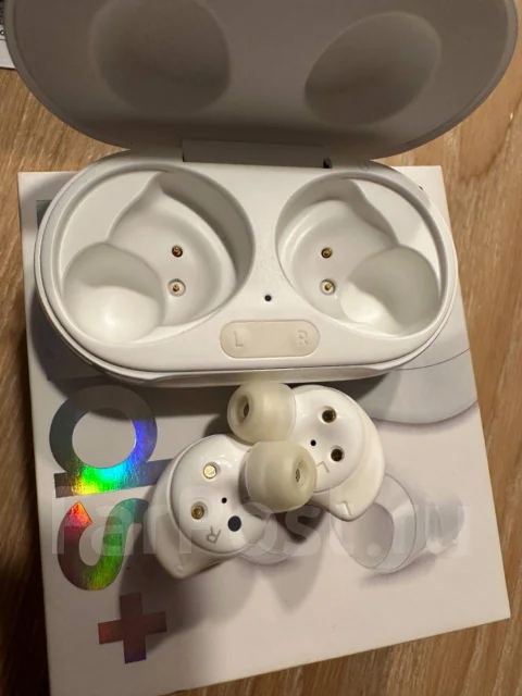 Samsung Galaxy Buds+ ����
