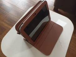 Lenovo. 10.1������� ����