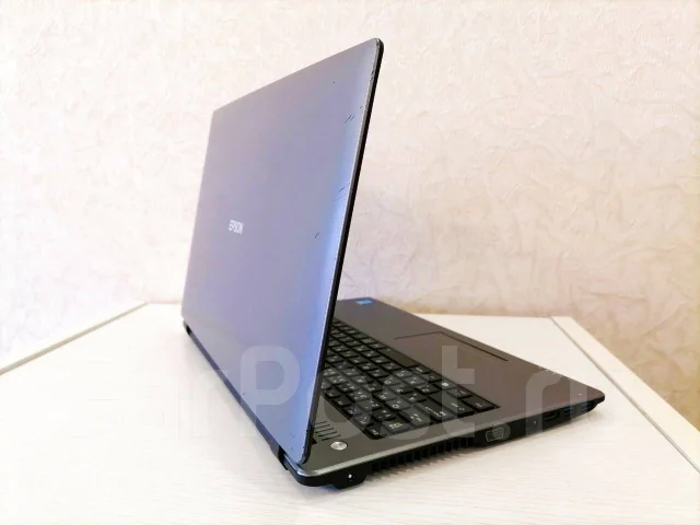 Epson. 15.6", 2,5����, ��� 4 ��, ���� 128���, WiFi: 1, Bluetooth: 1, ����������� �� 4��. ��� ����� �� ������� ����