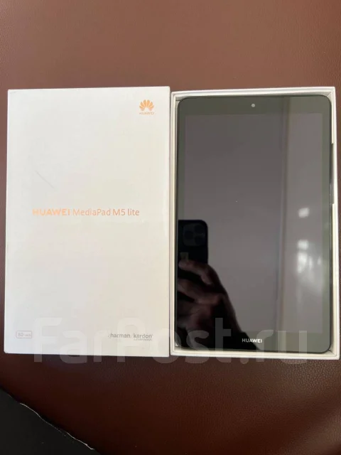 Huawei MediaPad M5 Lite. 8 ������, ������ 32 �� ����