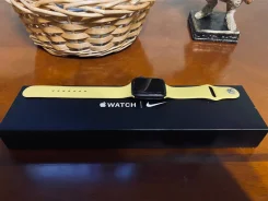 Apple Watch SE Nike. GPS ����