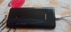 Honor 10i. �/� ����