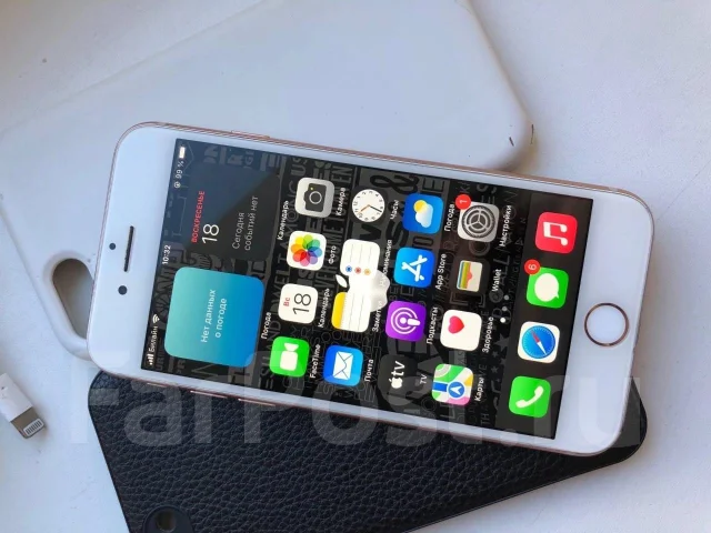 Apple iPhone 8. �/�, �������, 3G, 4G LTE, NFC ����