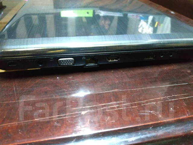 Samsung R525. 15.6", 2,4����, ��� 3072 ��, ���� 500���, WiFi: 1, Bluetooth: 1, ����������� �� 1��. ����