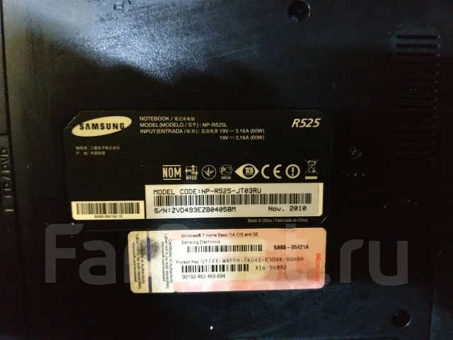 Samsung R525. 15.6", 2,4����, ��� 3072 ��, ���� 500���, WiFi: 1, Bluetooth: 1, ����������� �� 1��. ����