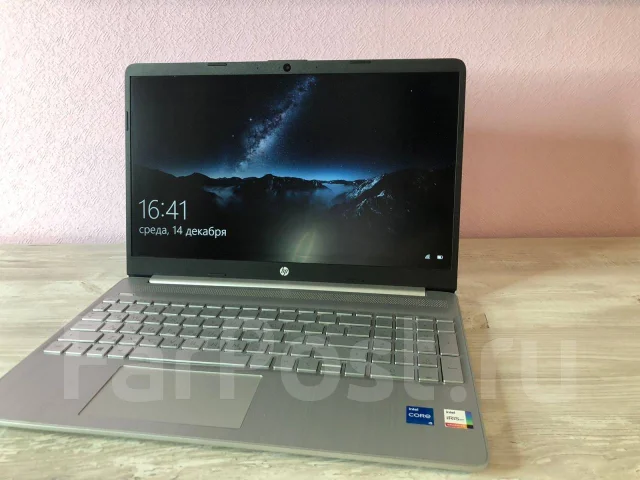 HP 15s-fq2026ur. 15.6", 2,4����, ��� 8 ��, ���� 512���, WiFi: 1, ����������� �� 7��. ����