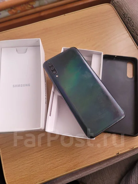 Samsung Galaxy A70. �/�, ������, 3G, 4G LTE, Dual-SIM, ����������, NFC ����