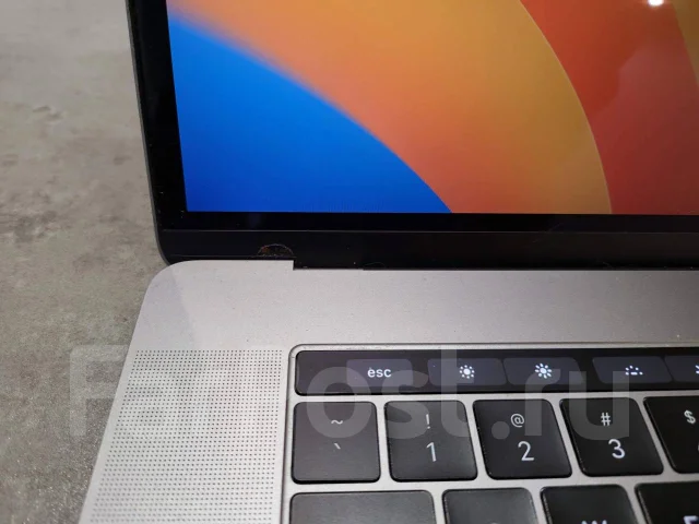 Apple MacBook Pro 15 2017 Mid. 15.4", 2,8����, ��� 16 ��, ���� 256���, WiFi: 1, Bluetooth: 1 ����