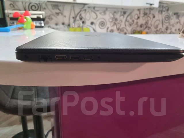 HP 15. 15.6", 2,4����, ��� 8 ��, ���� 256���, WiFi: 1, Bluetooth: 1, ����������� �� 10��. ����