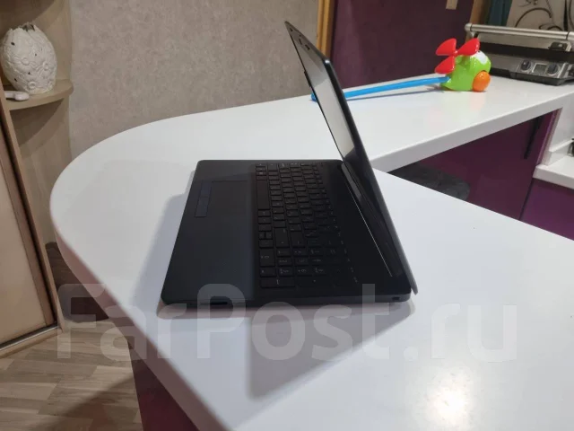 HP 15. 15.6", 2,4����, ��� 8 ��, ���� 256���, WiFi: 1, Bluetooth: 1, ����������� �� 10��. ����