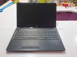 HP 15. 15.6", 2,4����, ��� 8 ��, ���� 256���, WiFi: 1, Bluetooth: 1, ����������� �� 10��. ����