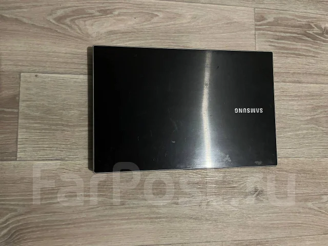 Samsung 300V5A. 15.6", 2,5����, ��� 6 ��, ���� 1 000���, WiFi: 1, Bluetooth: 1, ����������� �� 2��. ����