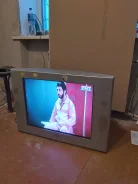 ����� ����