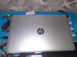 HP Pavilion 15-e058sr. 16", 999����, ��� 8 ��, ���� 240���, WiFi: 1, Bluetooth: 1, ����������� �� 1��. ����