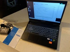 Haier. 15.4", 3,1����, ��� 8 ��, ���� 256���, WiFi: 1, Bluetooth: 1, ����������� �� 12��. ����