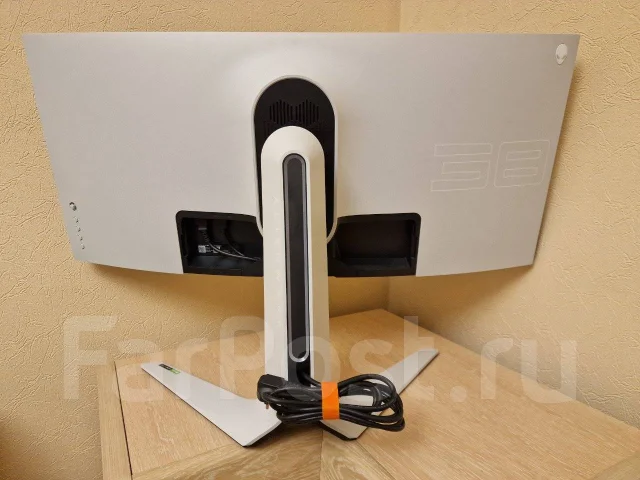 Alienware. 37.5" ����