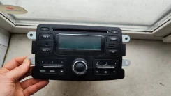 ��������� Renault Duster USB AUX 281155216R ��������� ��������. ����